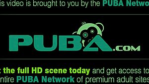 Alix Lynx provoca buceta apertada e molhada