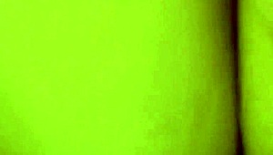 18+ сучка получает жёсткий кремпай, пока тыкает в телефон