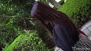 日本のバーテンダー娘をホテルに連れ込んでワイルドなセックス