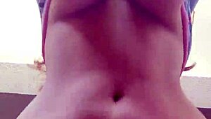 Gila! Aku kongkek kawan gf tetek besar atas bumbung!