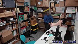 黒い18+ティーンのストリップティーズを見て店に捕まったの？