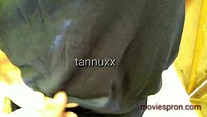 Seks luar dengan teman wanita Naha kongkek. Dia pancut kuat bawah matahari