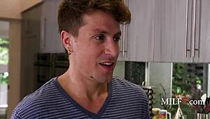 Pogrešana mačeha Marica Hase mi lajša osamljenost z divjim oralnim seksom