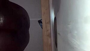 Hood ebony milfs viser store røve på Texas gader