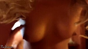 Aito pariskunta amatööriseksivideolla, rajua panemista ja huuto-orgasmeja