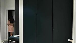 Adolescente 18+ con culo burbuja y culo jugoso recogida en Badoo y follada sin piedad