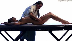 小处女少女维卡斯紧穴得到感官按摩