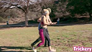 Truc - Kali Roses geneukt in Birdbox Challenge