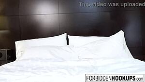 Sunt, ca, total dependentă de futut cu fratele vitreg… ups, n-am vrut să spun asta!