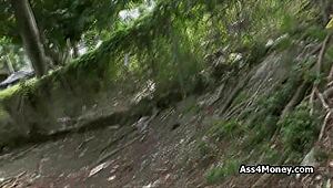 Пробовал трахать голубоглазую спортивную девчонку за деньги на улице?