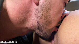 Ryan Ross dan Mike Bebecito saling hisap selepas hari kerja panjang