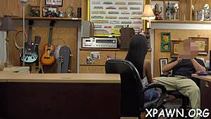 Caramba, sexo bruto na loja com um pauzão!