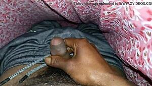 Lelaki Saya Lancap dan Pancut Semasa Saya Tak Ada di Rumah