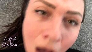 Jeg knuller stemor med creampie mens hun er i jobbtelefon, fy faen!