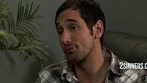 巨乳黒ギャル校長が生徒をオフィスでガンガン犯す