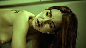 アポロ・バンクスが言う、「この痩せた赤毛をハードにセックスしてる」