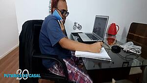 Vivi Guedez Oficial chama entregador de ração pra entregar a ração anal veja filme completo X Video Red