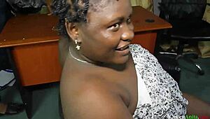 妻が膣内に中出しを求めて叫ぶ！