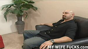 sempre sonhei com putarias selvagens no sofá.