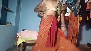 Деси селска бхаби хваната да пишка в горещ вирусен домашен клип MMS.