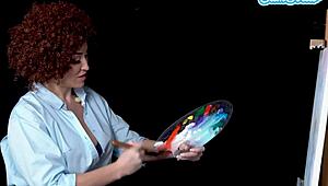 큰 젖 밀프 라이언 킬리가 밥 로스 코스프레로 페인팅 웹캠 쇼 중 흥분해