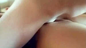 Cuckold-mies, vaimosi anelee spermaa sisäänsä nuorelta jätkältä, intensiivistä!