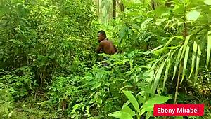 Onderzoek doen in een struik, ontmoette deze gast, hij nam foto's, en we eindigden met neuken! 📸