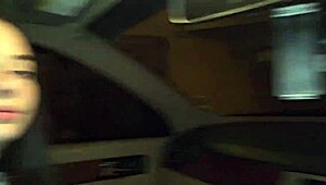 ¿Latina tragándose polla entera hasta el fondo?