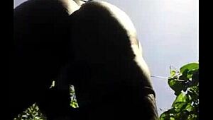 Блин, напортачил с записью гибкой эбони пизды на улице