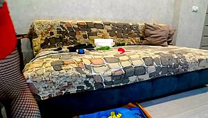 Ehi, mi sto allargando il culo online per voi