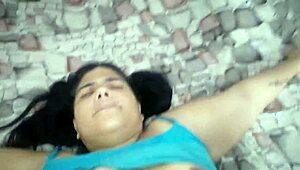 Stepbrother nyelinap masuk dan hal-hal jadi kacau cepat.