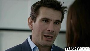 Waarom neemt jonge assistent Aidra Fox het diep in haar kont voor Tushy?