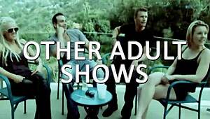 Tenger lesbische Aziatische en Latina chicks Chloe Rose en Lorena Hidalgo spelen