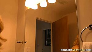 Aaliyah Love kongkek jurulatih dalam sesi cuckold