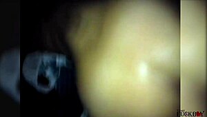 엉덩이 박히는 게 너무 좋아! 구부려 세게 박아줘, 네 아내 몰라!