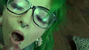 Tatuerad hora POV suger för facial?