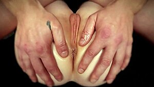 Bucetinha Pequena 18+ Socada Forte e Enchida de Gozo Quente pelo Sogro