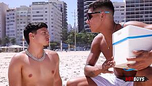 Suger pikken på ismanden jeg mødte på stranden