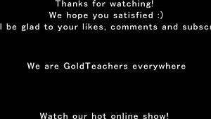 Junge schüchterne russische Göre lutscht Schwanz im deutschen Wald und schluckt