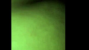 Ebony fet milf knullad av vit lesbisk med strapon hårt