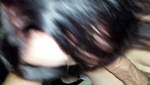 Sexi BBW šuká prsiami a fajčí až po masívny výstrek na tvár