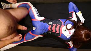 Ух, косплей D Va из Overwatch, крошка 18+ стонет на толстом члене, без пощады от Somegirth, просто brutal pounding.