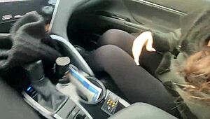 Срещнах тази гърдаста съпруга в гората и я пробих анално яко