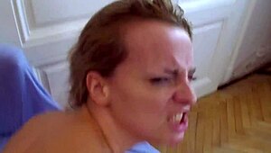 Blondine Med Trang Rumpe Stønner Høyt Mens Jeg Hamrer Henne Hardt Til Creampie