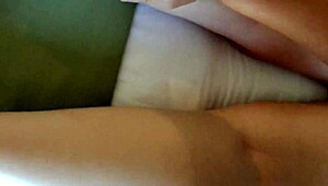 Hold da op, min mands stedbror borede mig hårdt bagfra! Kan du tro på creampie-rodet han lavede?