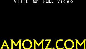 Yo, se den frække cougar ride som en ægte pro, hva?