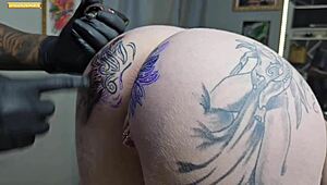 Günü vahşi anal dövme değişikliğiyle başlatıyorum, deli gibi yoğun!