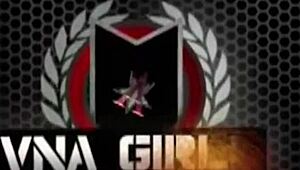 היי, ראית את הקליפ של מיסי מרטינז עם השדיים הגדולים האלה?