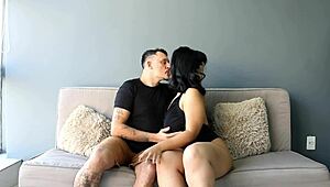 Casado keményen megdugja ezt a dögös fiatal 18+ csajt, és csuromvizesen hagyja