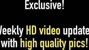 Anna och Maxine Todd dyker in i vild arsle- och boll slickning. De rider cowgirl hårt!